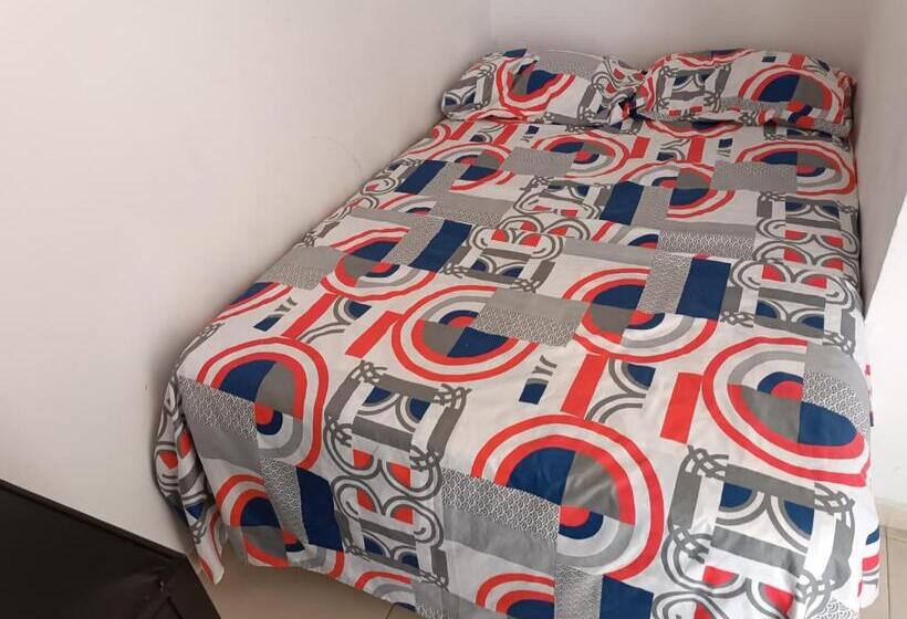 اتاق لوکس, Hostal Kenndy