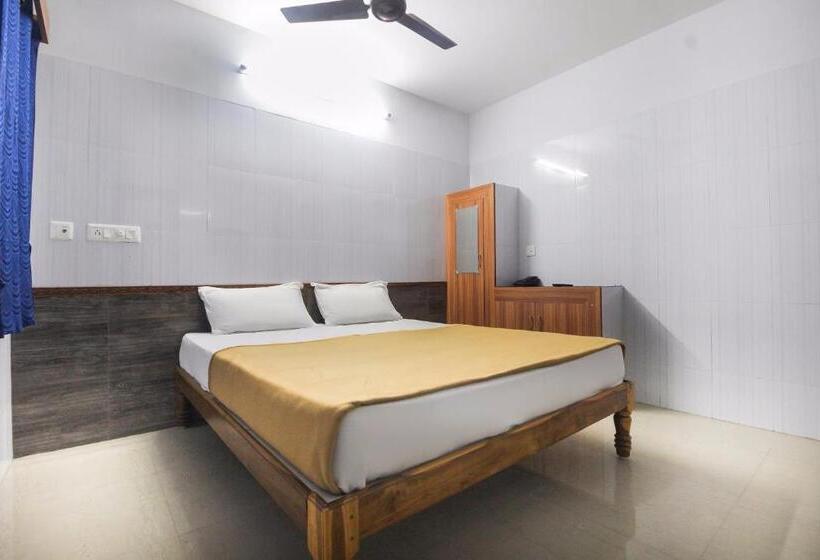 Номер Стандарт, Oyo 61145 Jks Deluxe Lodge