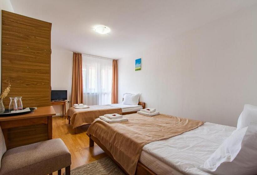 اتاق استاندارد سه نفره, Casa Arbo
