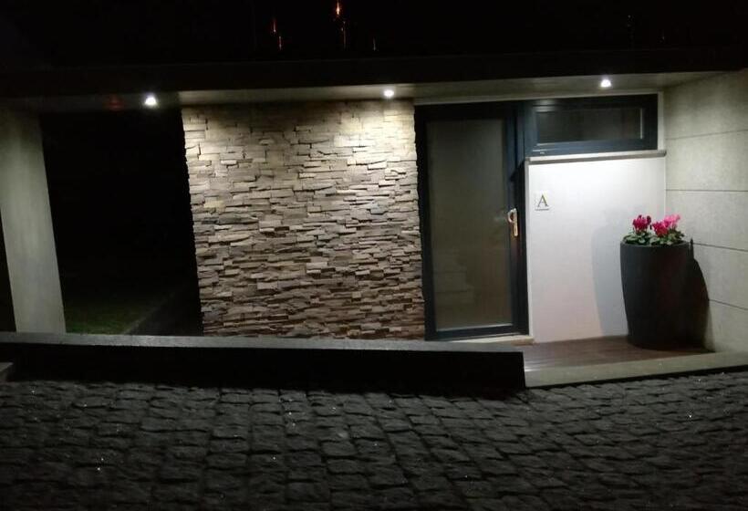 Номер Стандарт, Vitória S House