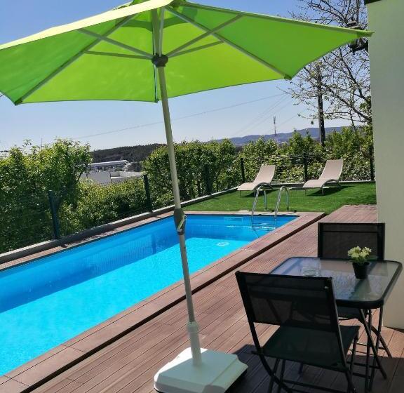 Номер Стандарт Вид на Бассейн, Vitória S House