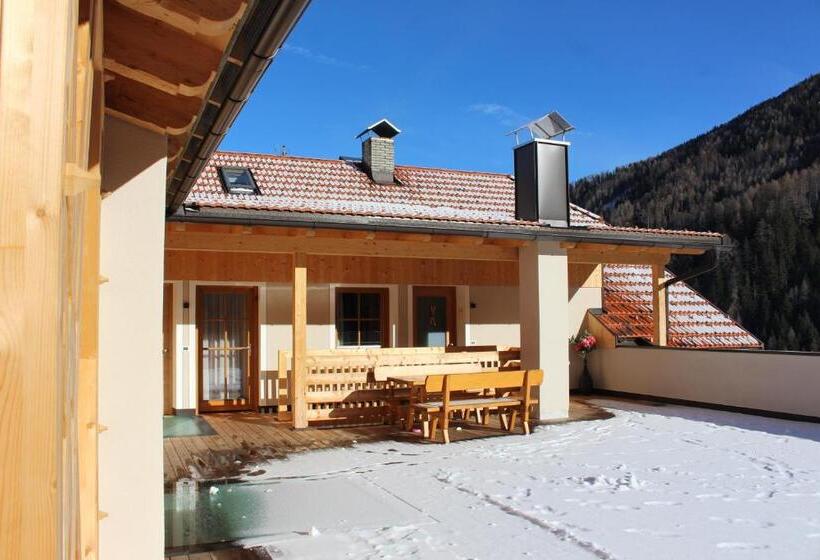 Апартаменты 1 Спальня с Видом, Almresidenz Unterrain Zum Hartl  1 Km By Car Distance Ski Slopes Kronplatz