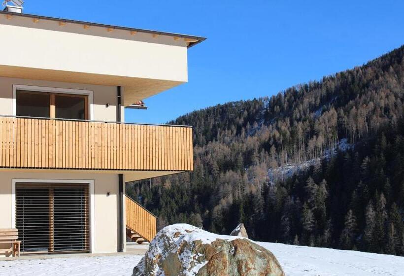 Апартаменты 1 Спальня с Видом, Almresidenz Unterrain Zum Hartl  1 Km By Car Distance Ski Slopes Kronplatz