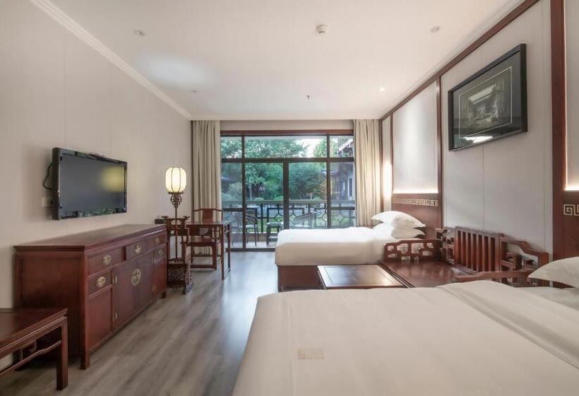 带阳台的豪华间, Guilin Yi Characteristic Hotel Coltd