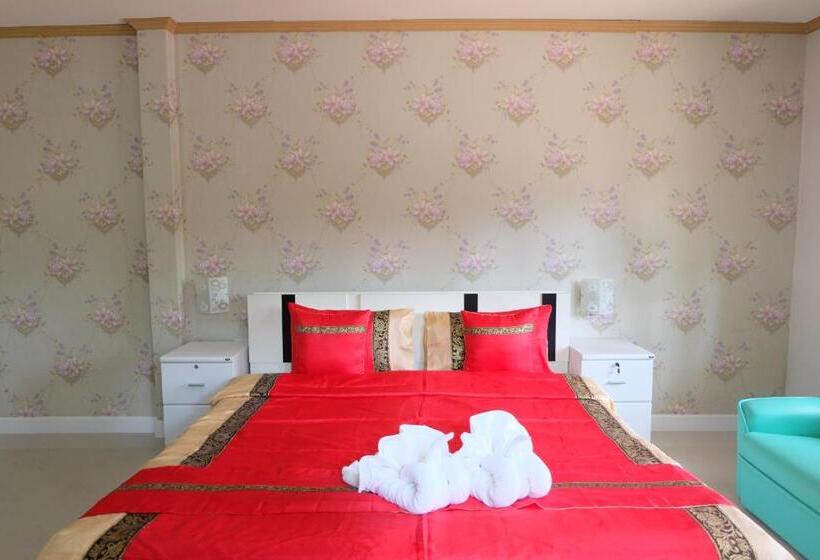 Deluxe room with river view, Puprai Tarnnarm Resort