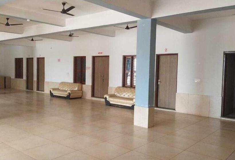 Трехместный Номер Классика, Oyo A P Guest House