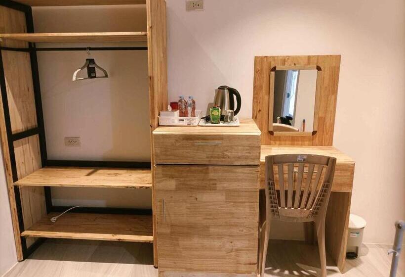 Номер Стандарт, Yok Guest House