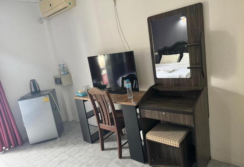 اتاق لوکس با بالکن و چشم‌انداز دریا, Ddinn Beach Guesthouse