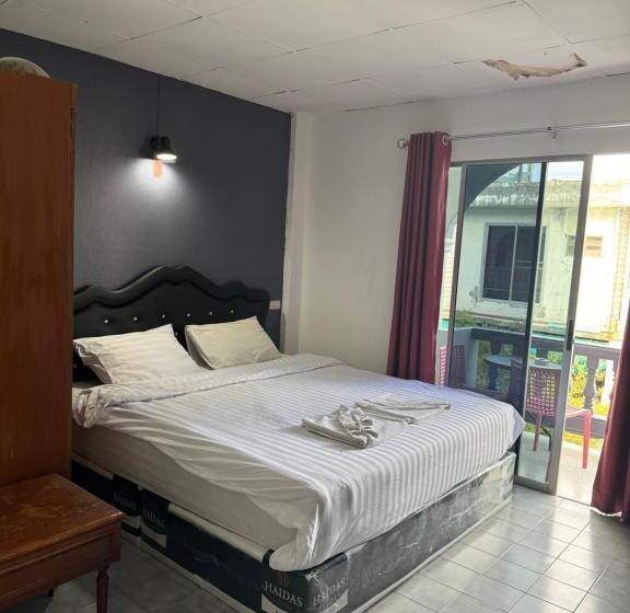 اتاق لوکس با بالکن و چشم‌انداز دریا, Ddinn Beach Guesthouse