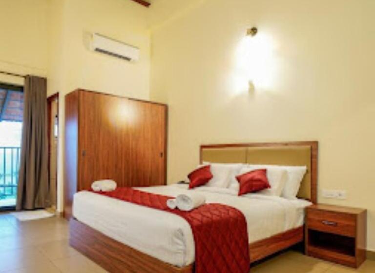 스위트, Fern Tree Resort Kerala