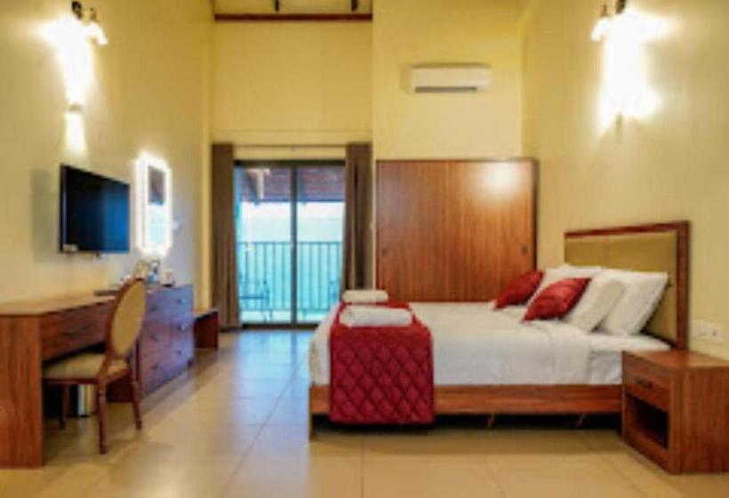 스위트, Fern Tree Resort Kerala