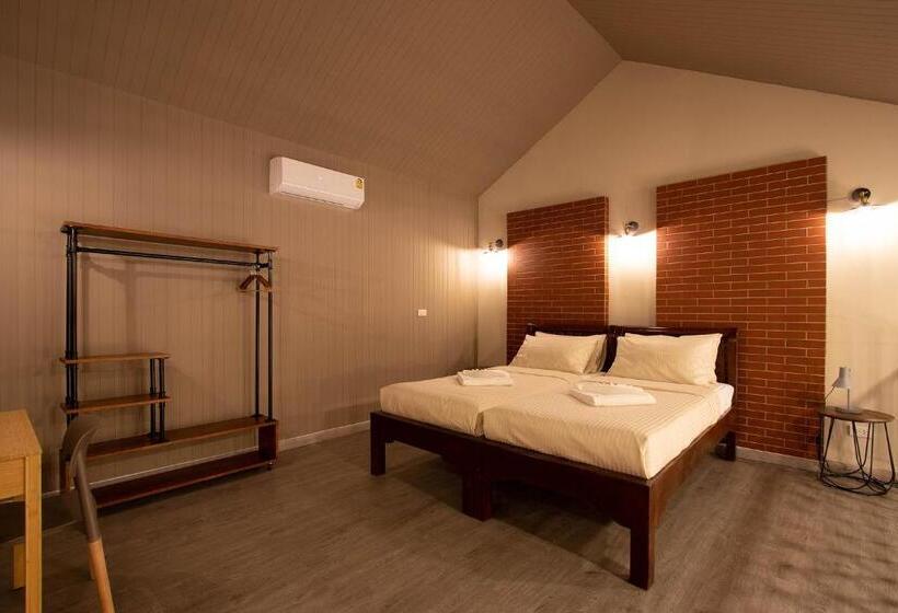 Трехместный Номер Deluxe Вид на Море, Gate78 Hostel Maephim Beach