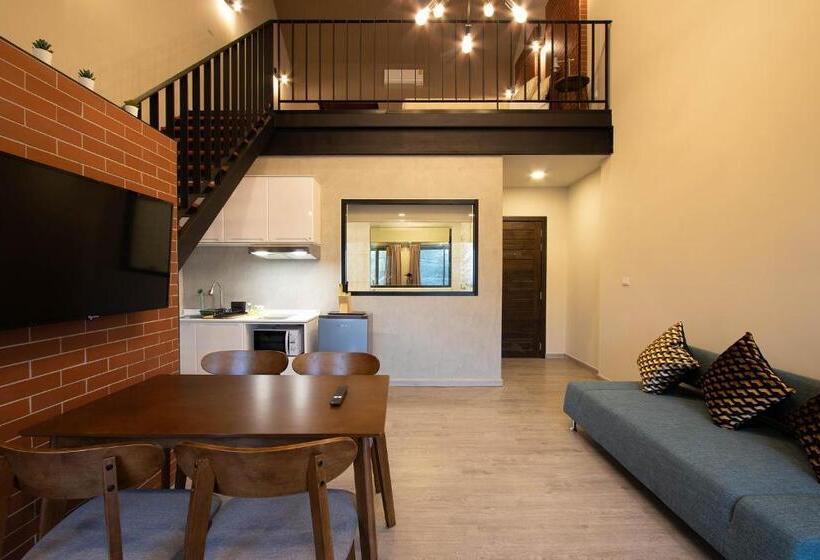 Трехместный Номер Deluxe Вид на Море, Gate78 Hostel Maephim Beach