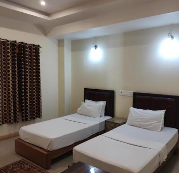 Номер Deluxe, Beena Residency And Restaurant Ayodhya