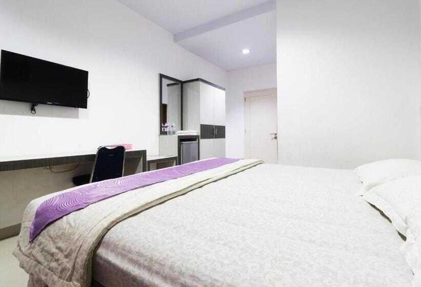 Номер Deluxe, Paus Guest House Pekanbaru