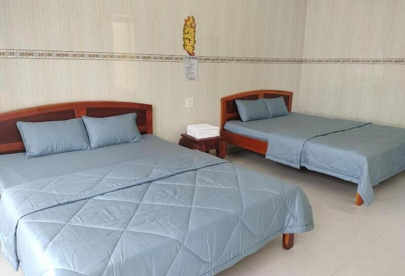 اتاق استاندارد چهار تخته با چشم‌انداز دریا, Biển Ngọc Homstay