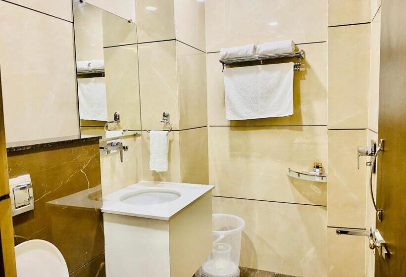 Номер Superior Кровать Кинг, Grand White 350 Mtr From Golden Temple