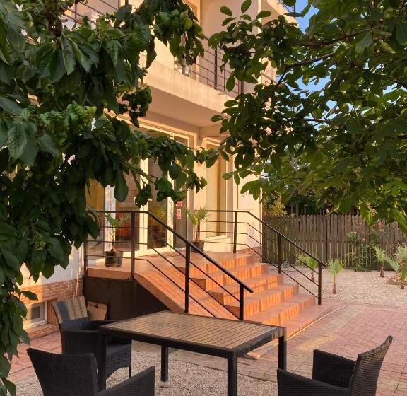 Трехместный Номер Стандарт с Балконом, Vila Libra Costinesti