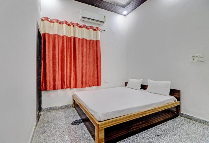 三人经典房间, Oyo Raj Laxmi Hotal Kuchaman City