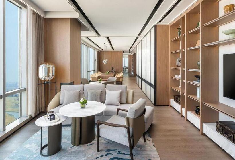 Номер Клуб Кровать Кинг, Qingdao Marriott Hotel Jiaozhou