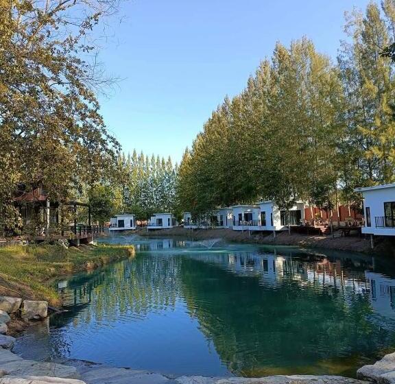 Номер Deluxe Вид на Озеро, Skybird Lake View Resort&camping Khaoyai