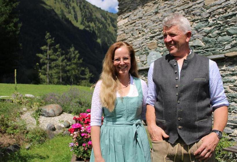 اتاق خانوادگی با چشم‌انداز کوه, Neufangbauer, Familie Sabine Und Peter Hauser