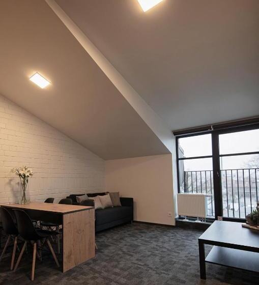 استودیوی استاندارد, Loft Inn Self Check In