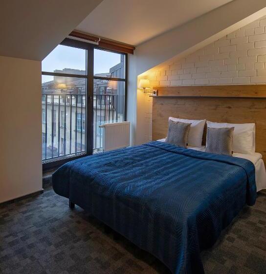 استودیوی سوپریور, Loft Inn Self Check In