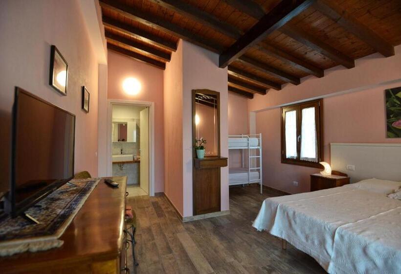 اتاق خانوادگی با چشم‌انداز باغ, Agriturismo Le Orchidee Di Corazza