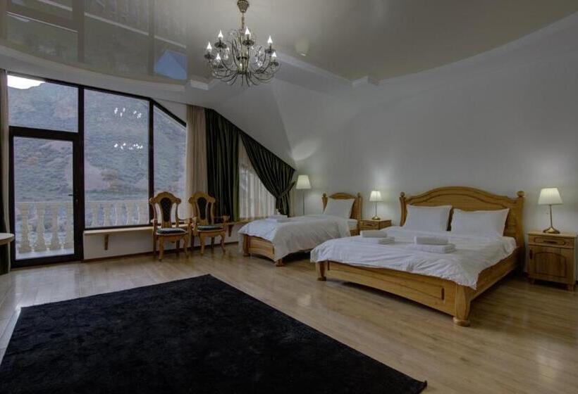 سوییت با چشم‌انداز کوه, Mountain View Hot Spring Resort