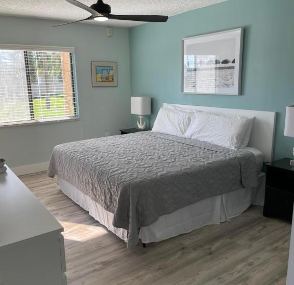 Апартаменты 1 Спальня Нижний Этаж, Ocean Village Club B 17