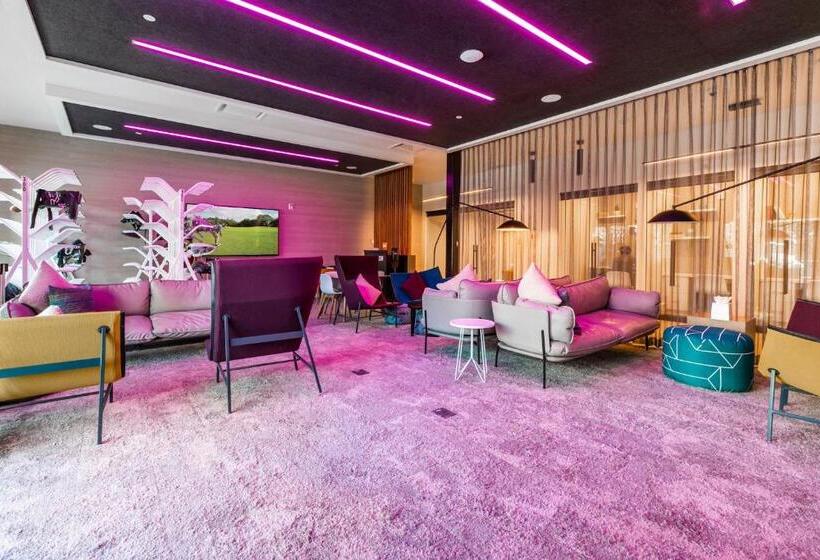 Студия Стандарт, Yotelpad By All Seasons Resort Lodging