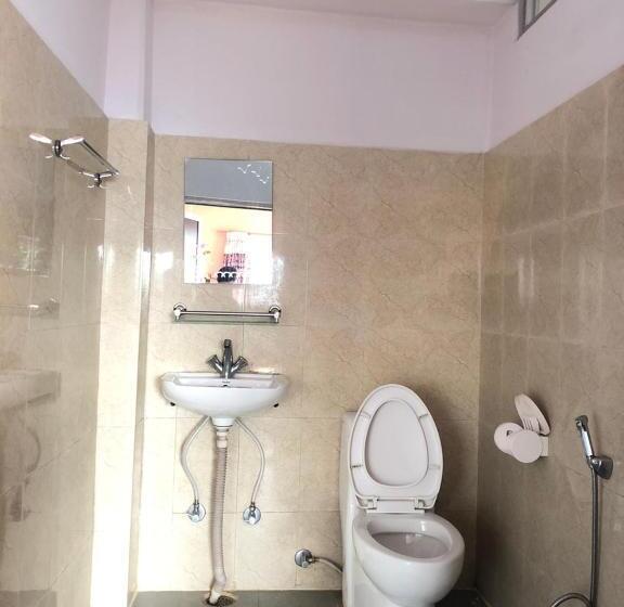 Economy Triple Room, Krishna Inn