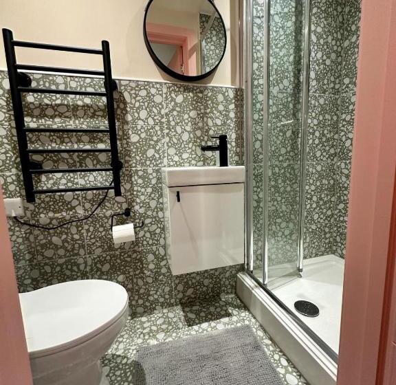 חדר סטנדרט, Cozy En Suite Loft In Trendy Local
