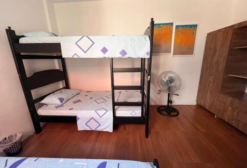 バスルーム共同エコノミー4人部屋, Epifania Hostel