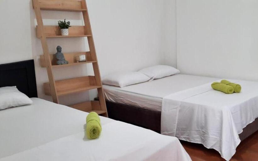 １ベッドルームハウス, Epifania Hostel