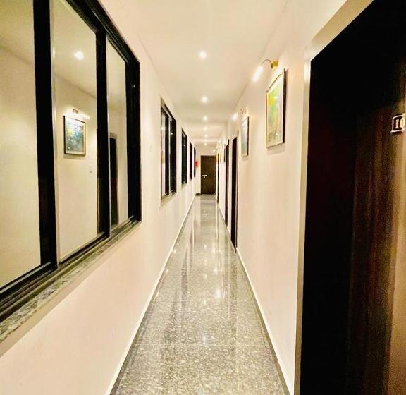 Family Suite, Saluja Primeland