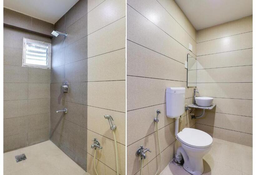 اتاق کلاسیک سه تخته, Oyo Hotel Roshni