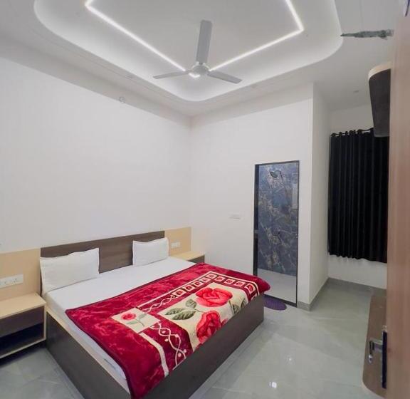 标准间带阳台, Shree Radhe Mohan Hotel And Resort Khatushyamji