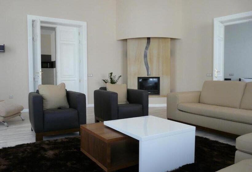 Люкс Повышенной Комфортности, Soleil Apartman Szeged