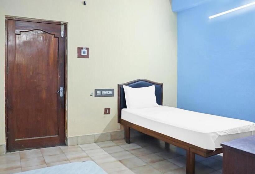 Cameră Triplă Clasică, Oyo Flagship Venus Lodge