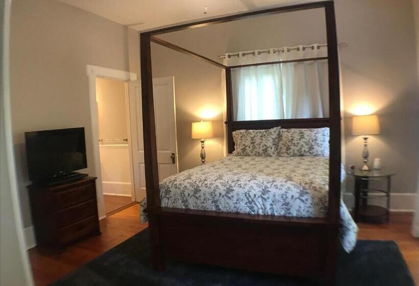 Номер Стандарт, The Rogan House