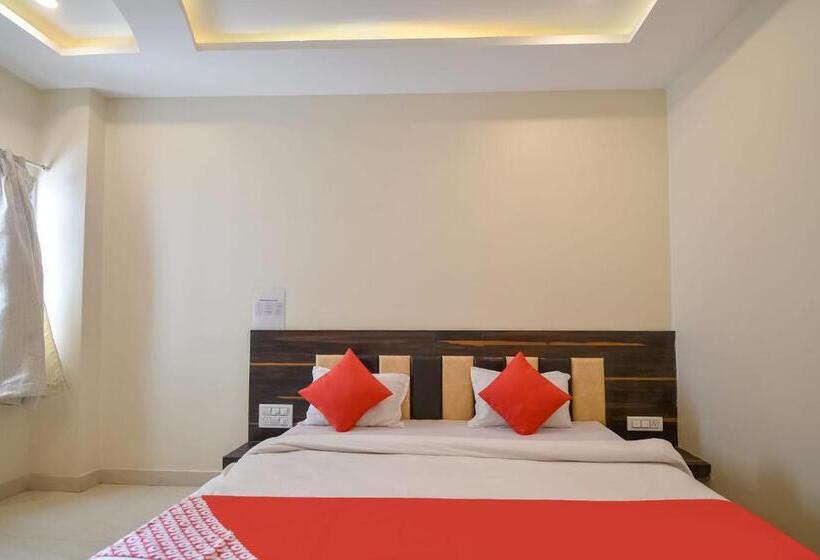 Трехместный Номер Классика, Oyo Tulshi Residency