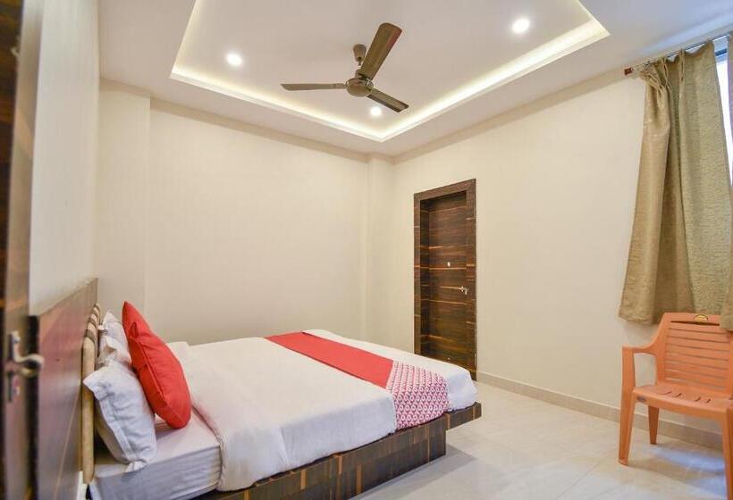 Трехместный Номер Классика, Oyo Tulshi Residency