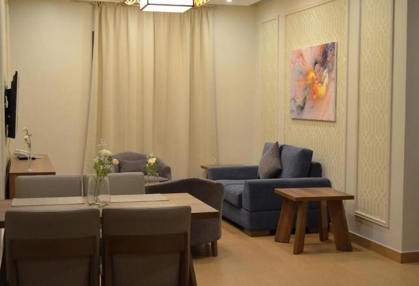 Люкс 3 Спальни, Larissa Suites