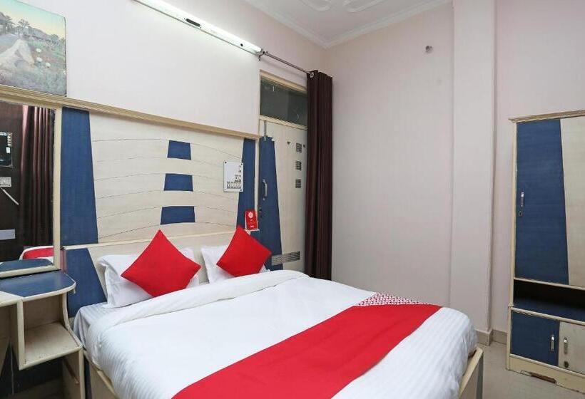 Трехместный Номер Классика, Oyo Hotel Dev