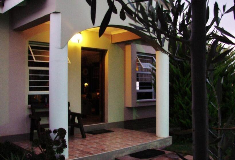 اتاق خانوادگی, Room In Bb   Room For 6   Amarachi Guesthouse Spitzkoppe