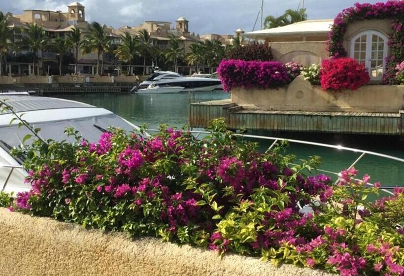 آپارتمان 1 خوابه با چشم‌انداز دریا, Port St Charles Unit 248