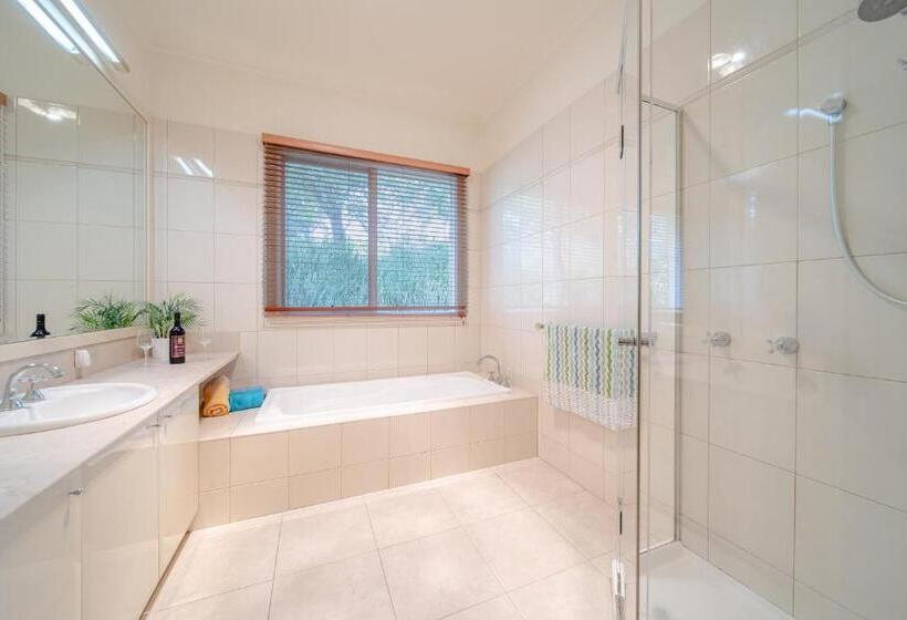 스탠다드 룸 공동 욕실, 6 Bdrs Villa With Pool & Tennis Court