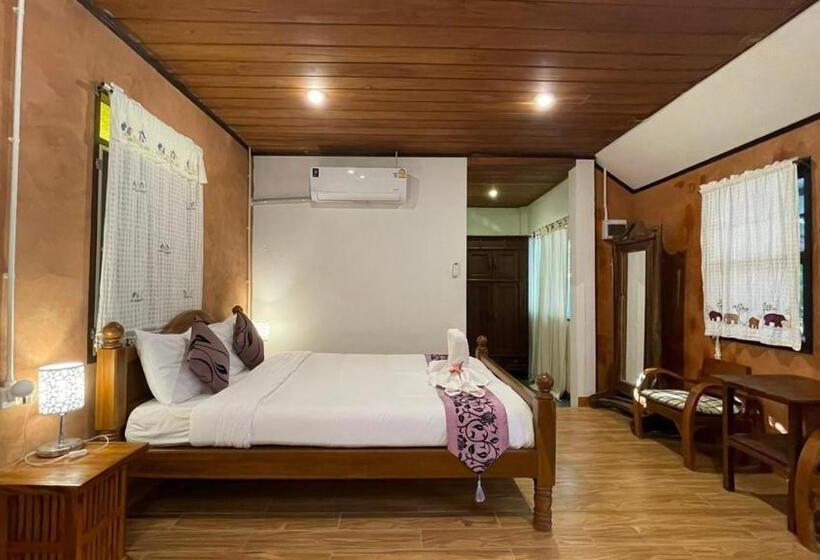 Номер Стандарт с Балконом, Baan B&b Sukhothai